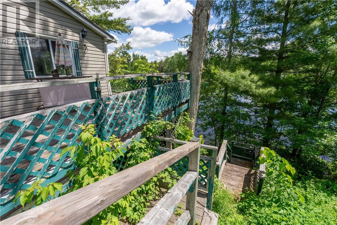 274 Turenne Road - 8