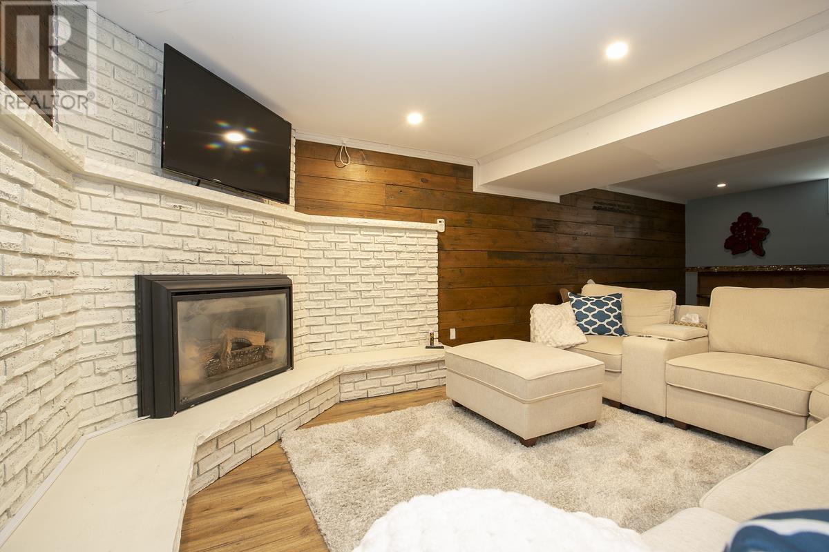 14 Robin ST - 39