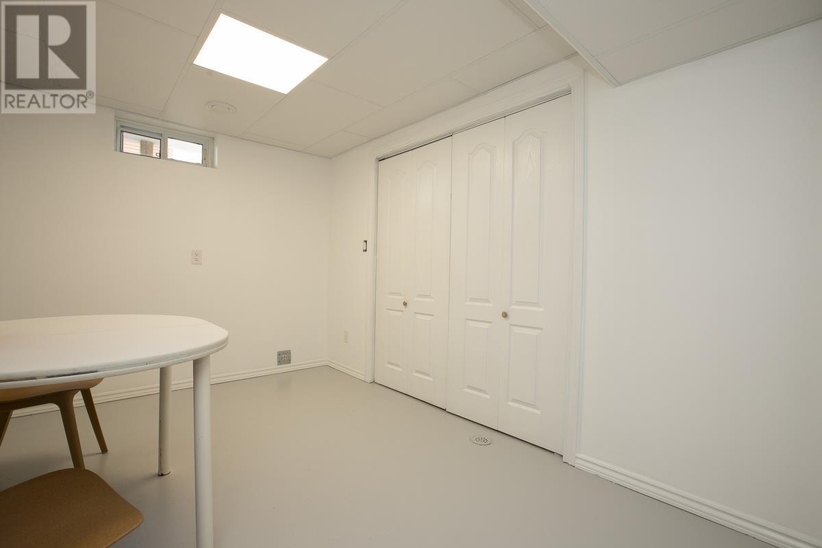 14 Robin ST - 49