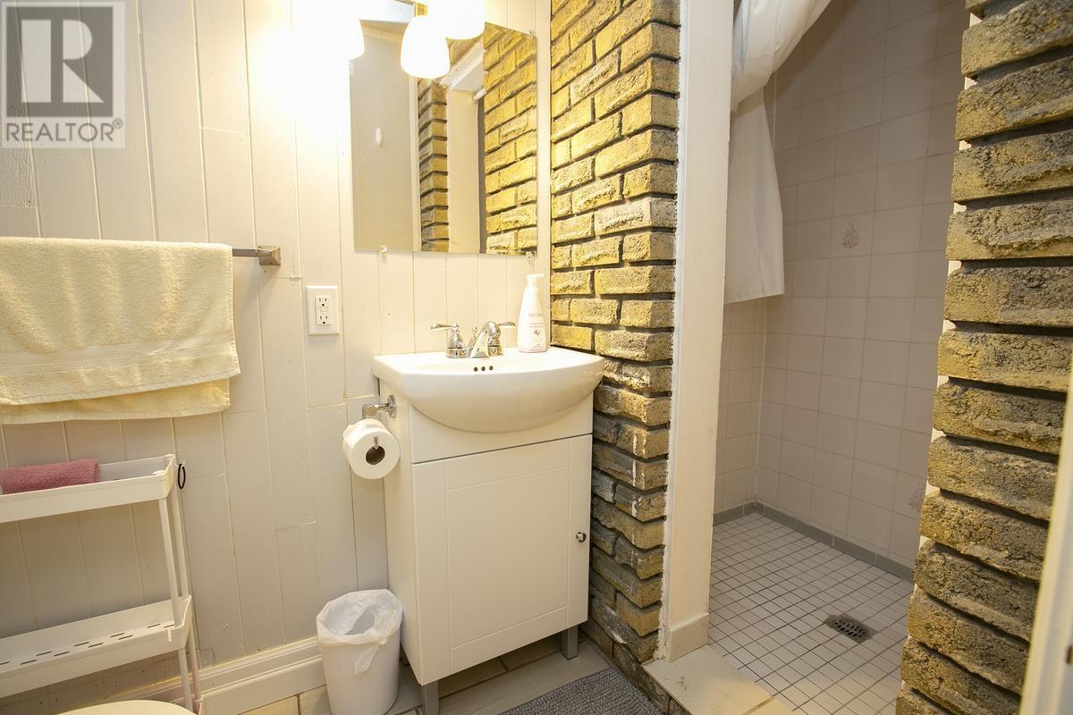 14 Robin ST - 45