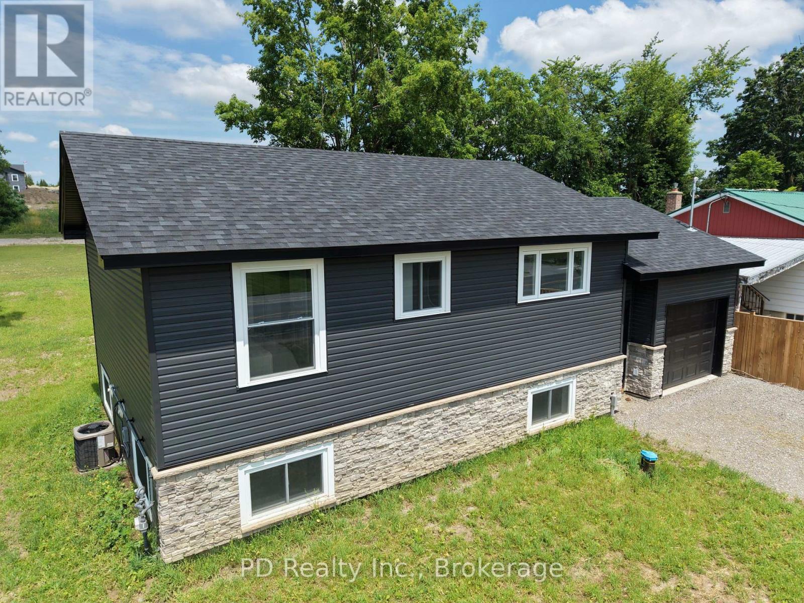 934 MOUNT PLEASANT ROAD - 2
