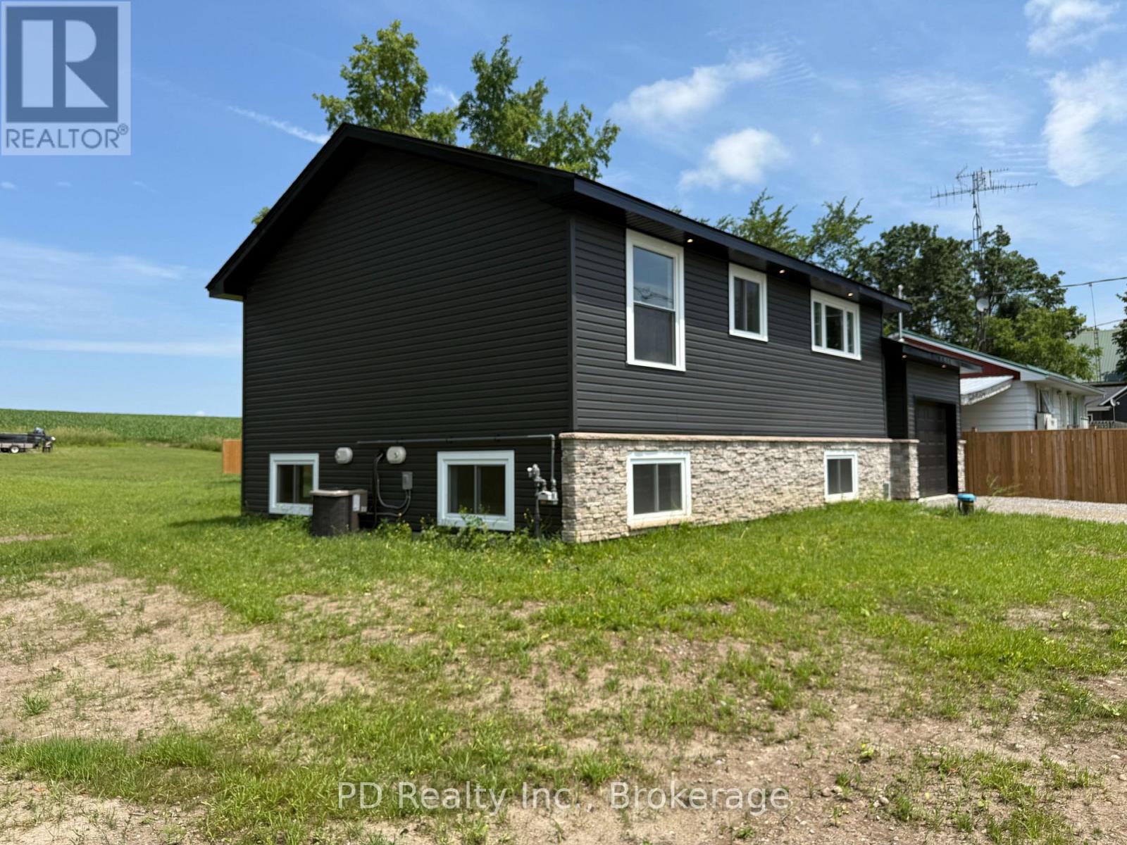 934 MOUNT PLEASANT ROAD - 48