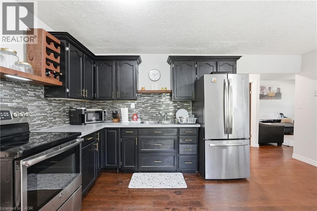 21 RENFREW Street E - Image 12