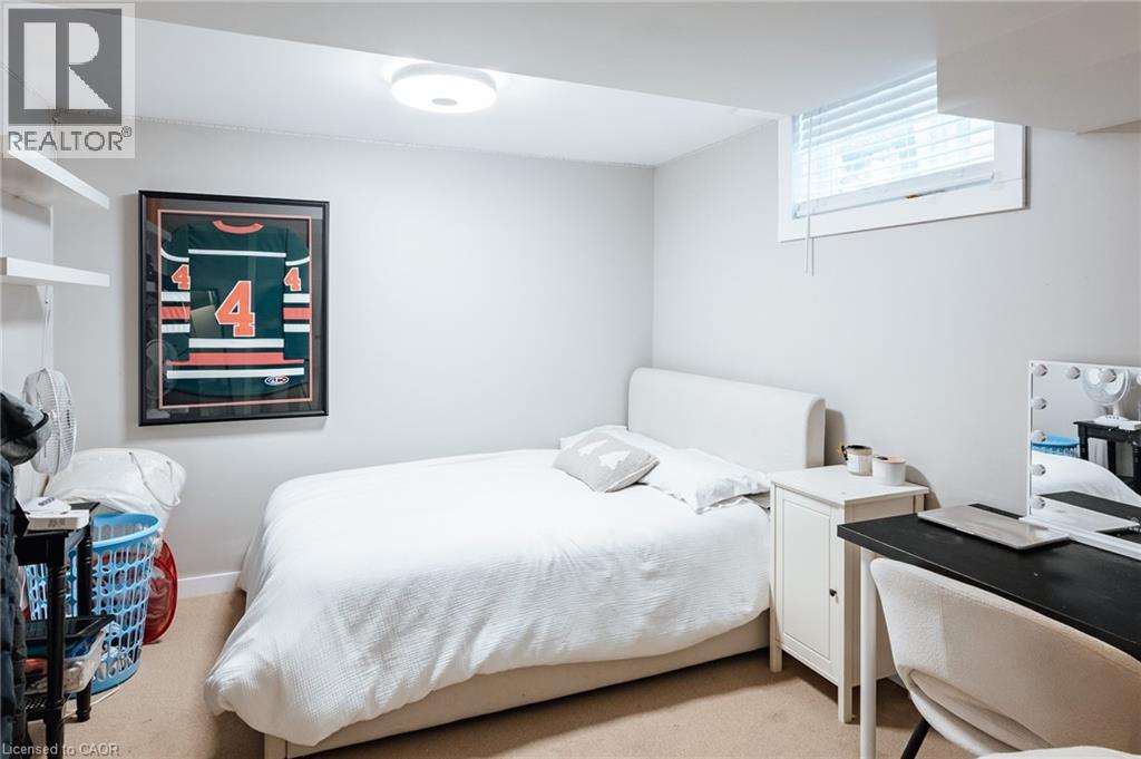 277 CANTERBURY Drive - 44
