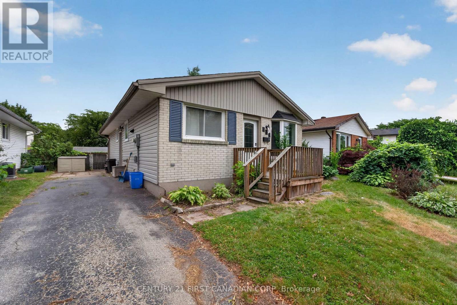 224 CULVER CRESCENT - 1