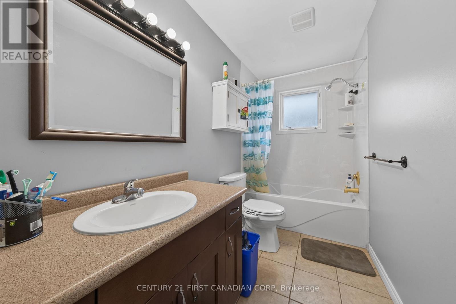 224 CULVER CRESCENT - 13