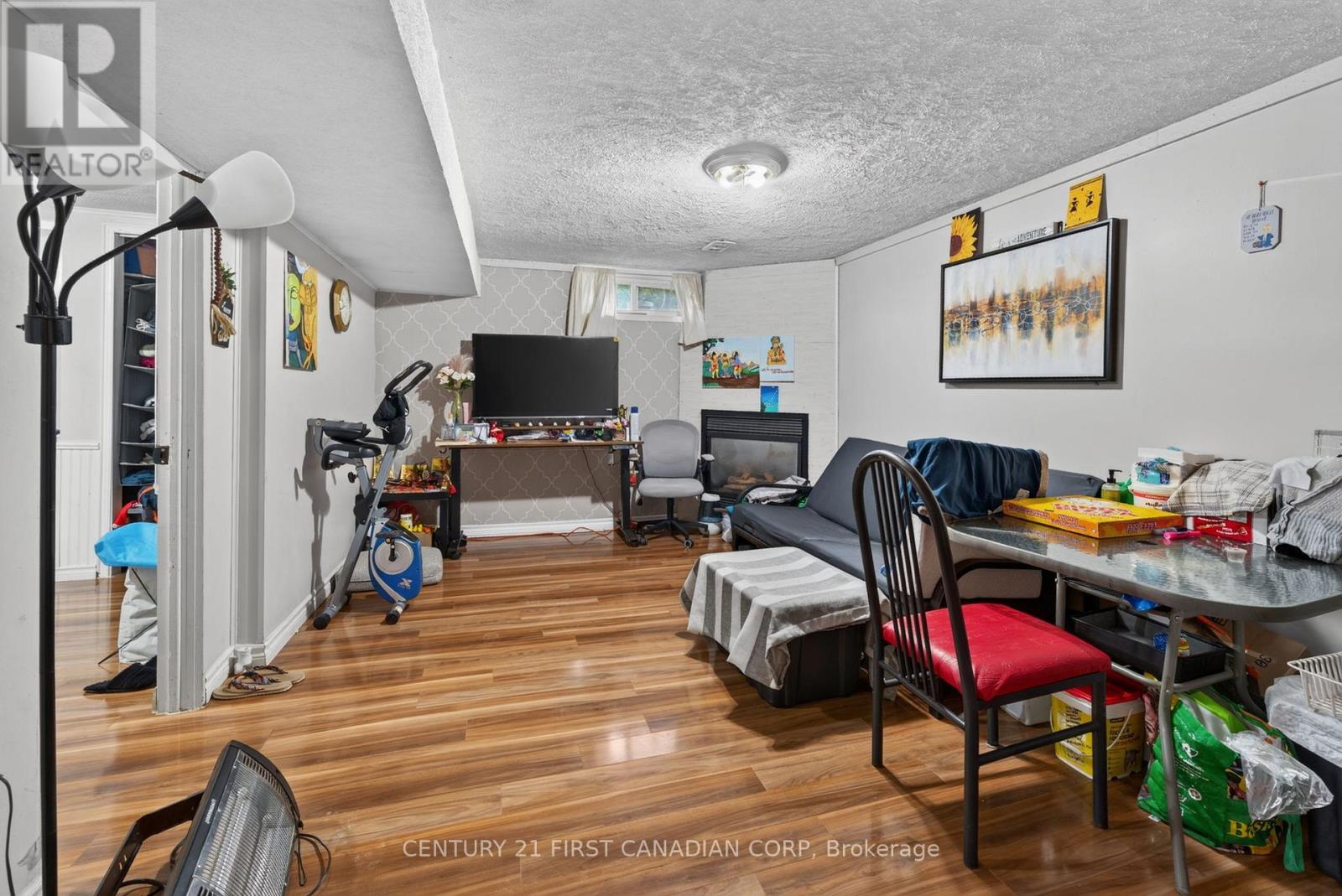 224 CULVER CRESCENT - 14