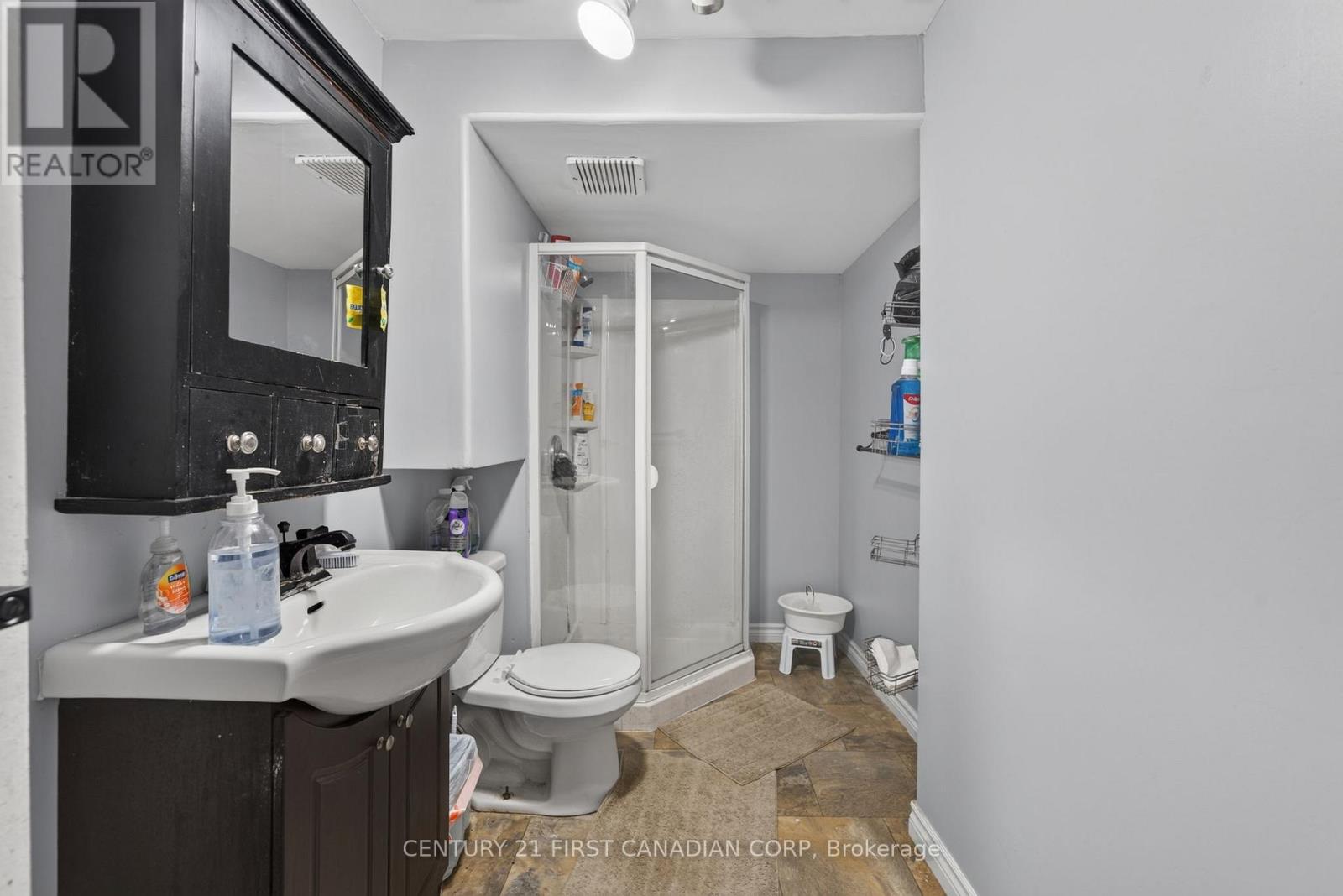 224 CULVER CRESCENT - 16