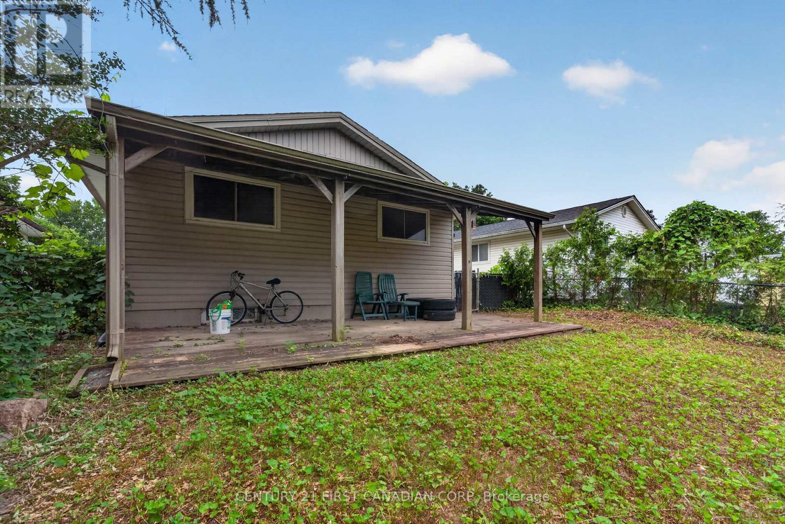 224 CULVER CRESCENT - 21