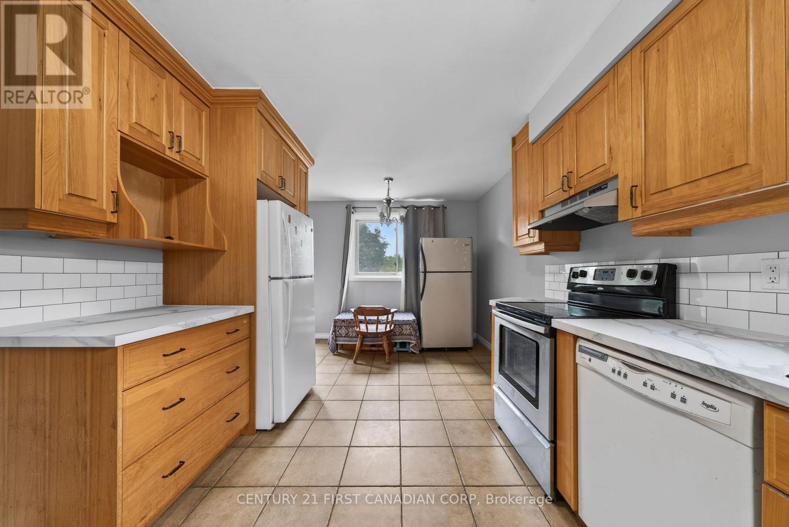 224 CULVER CRESCENT - 3