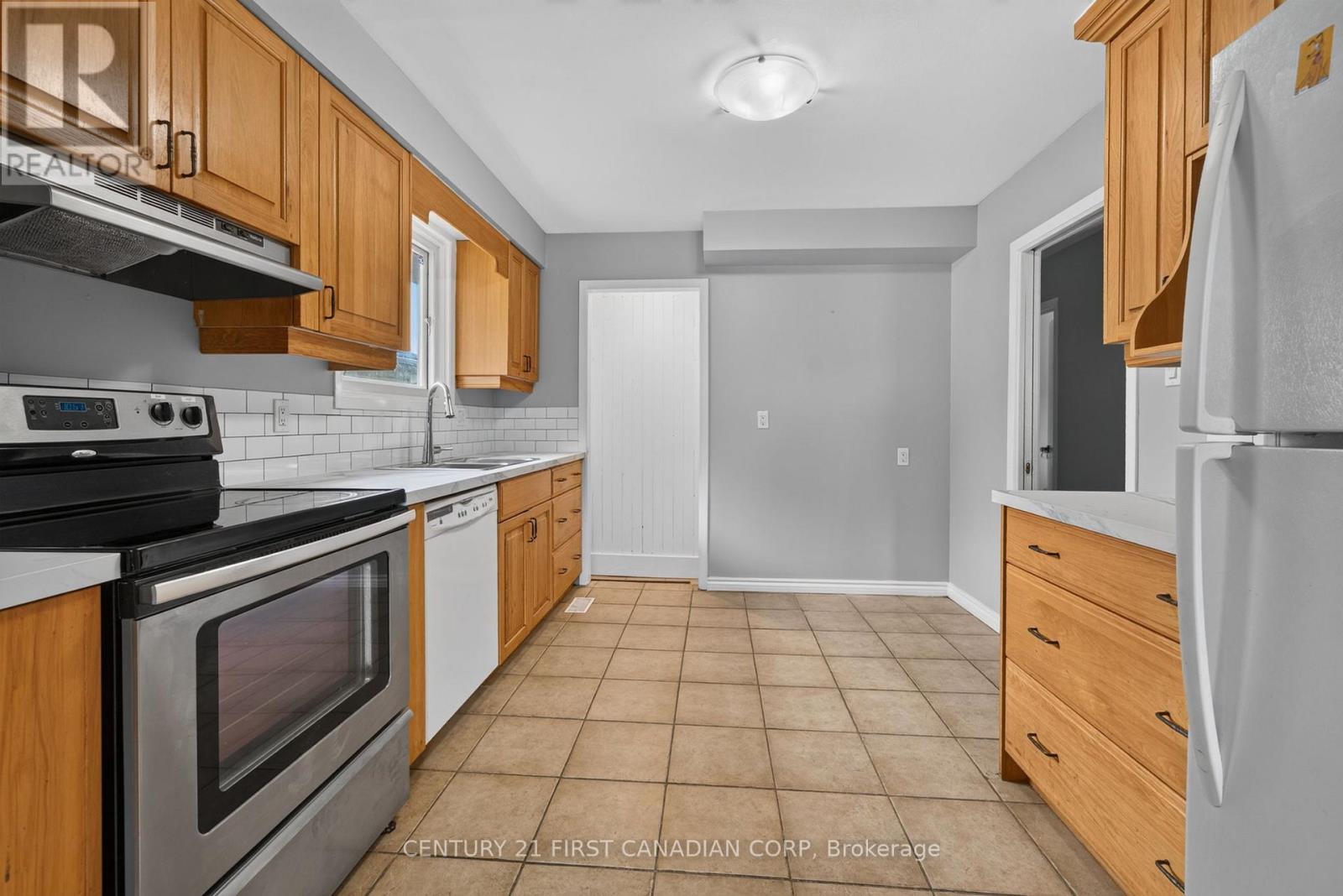 224 CULVER CRESCENT - 5