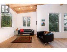 1572 Mountain Road, Gibsons, BC V0N1V2 Photo 7