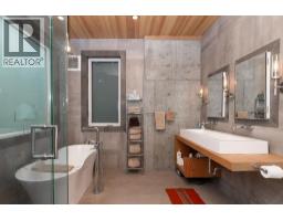 1572 Mountain Road, Gibsons, BC V0N1V2 Photo 16