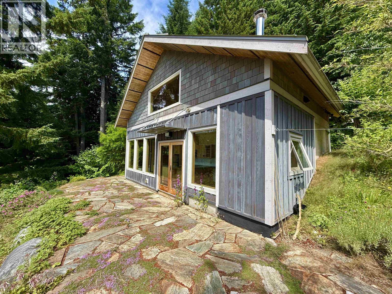 1572 MOUNTAIN ROAD, Gibsons