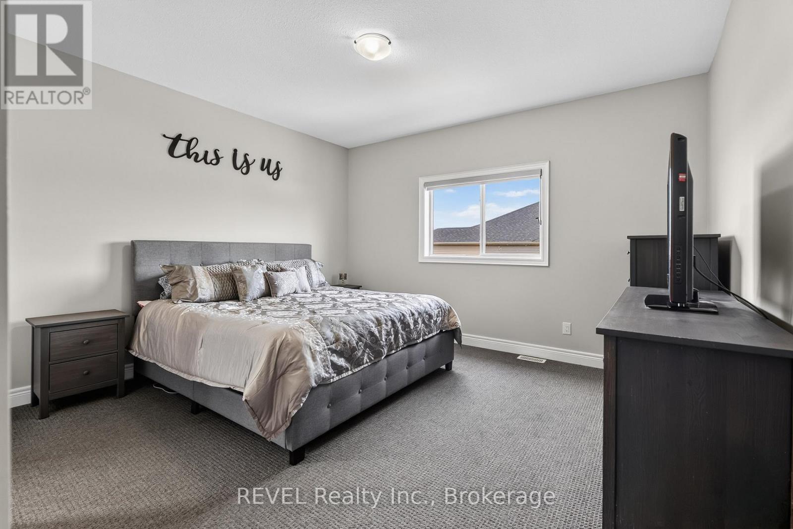 881 BURWELL STREET - 12