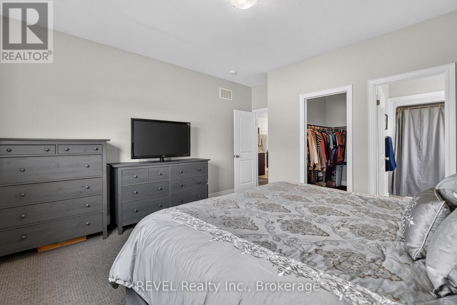 881 BURWELL STREET - 13