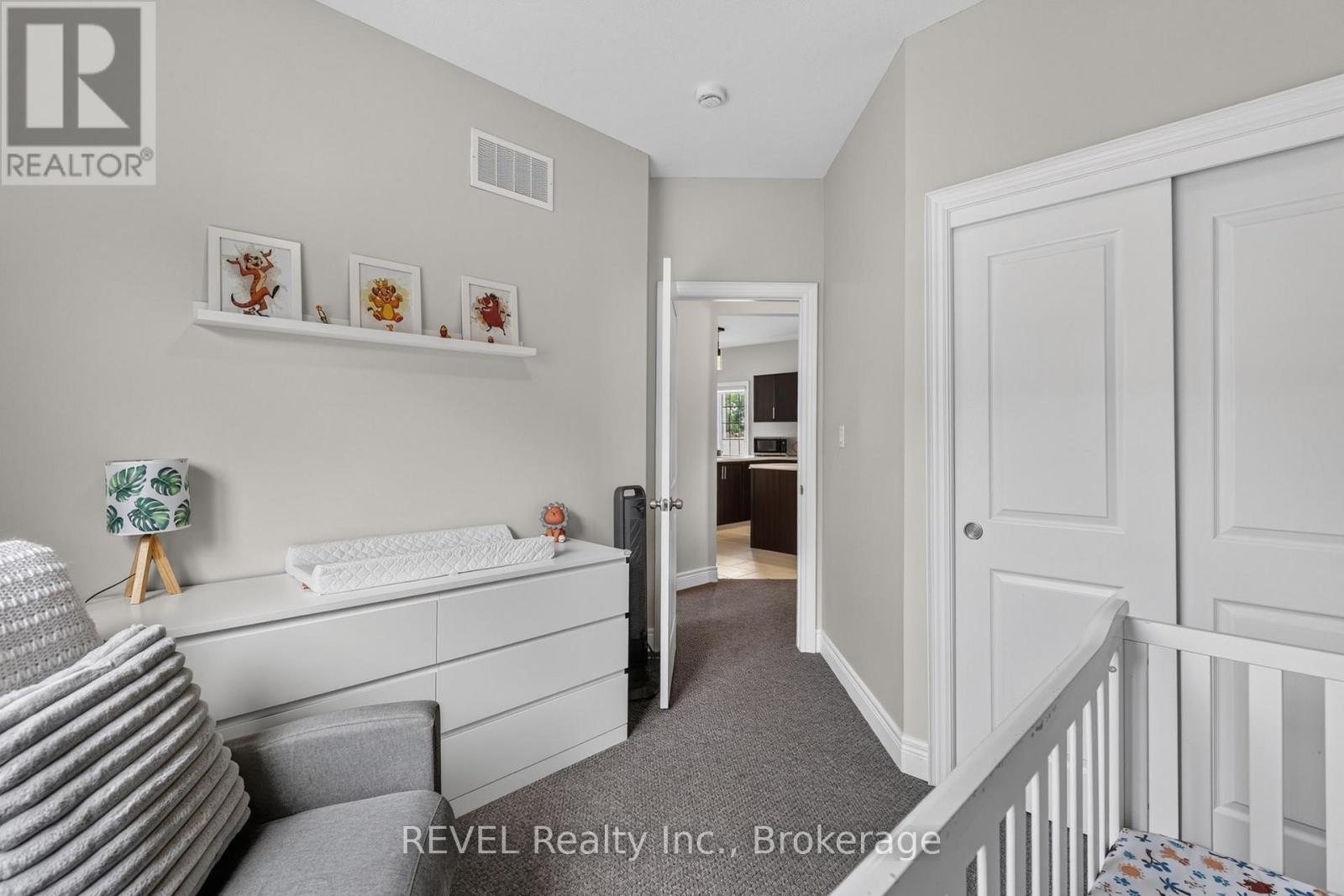881 BURWELL STREET - 17