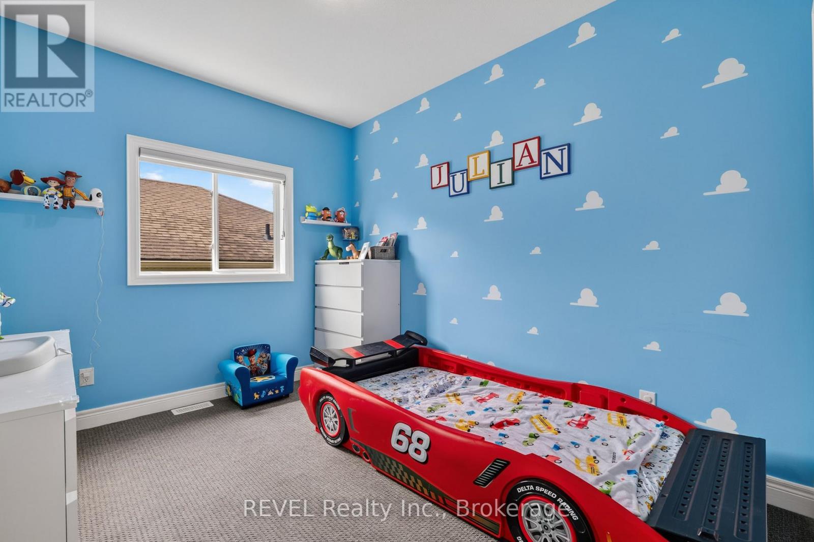 881 BURWELL STREET - 18
