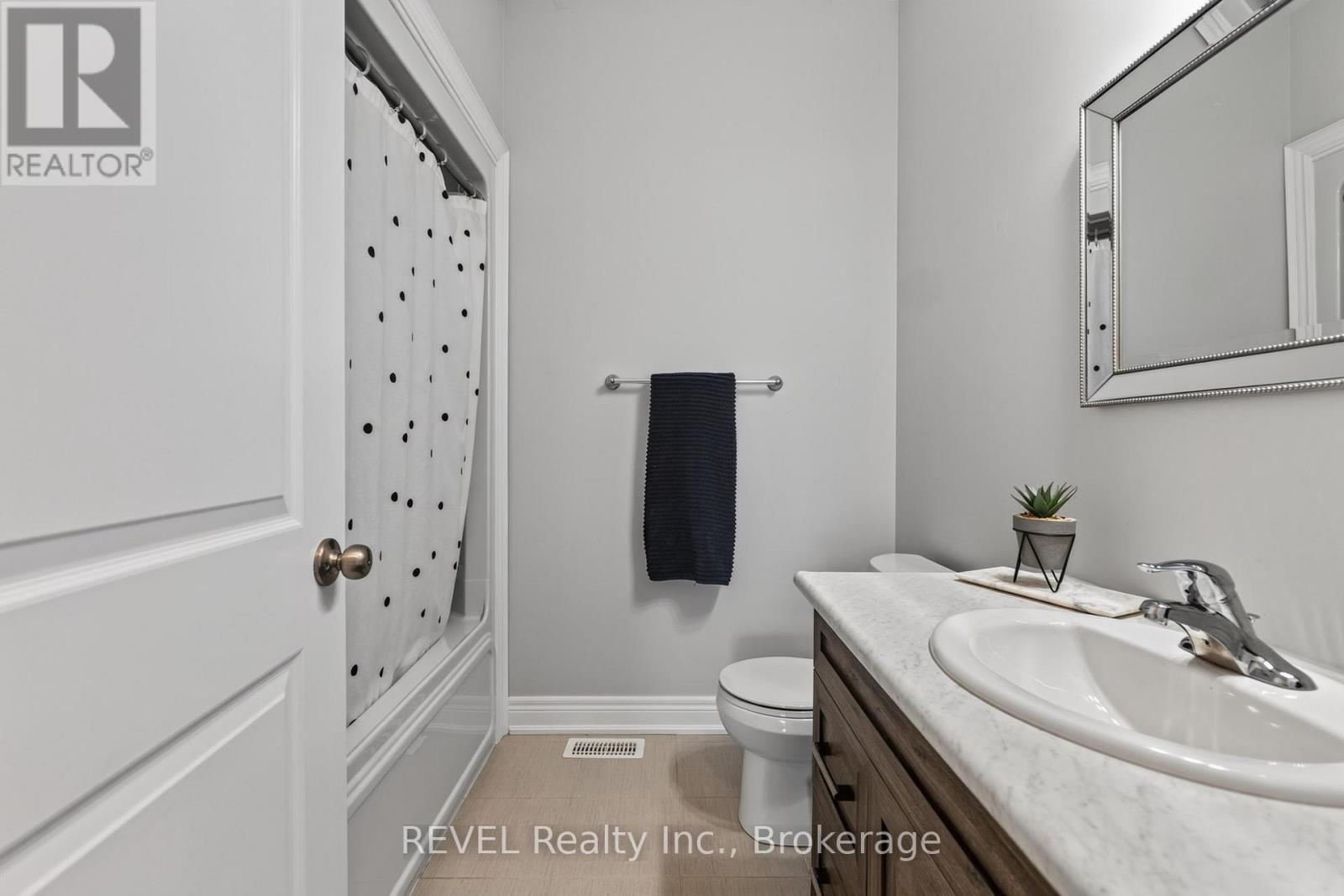 881 BURWELL STREET - 19