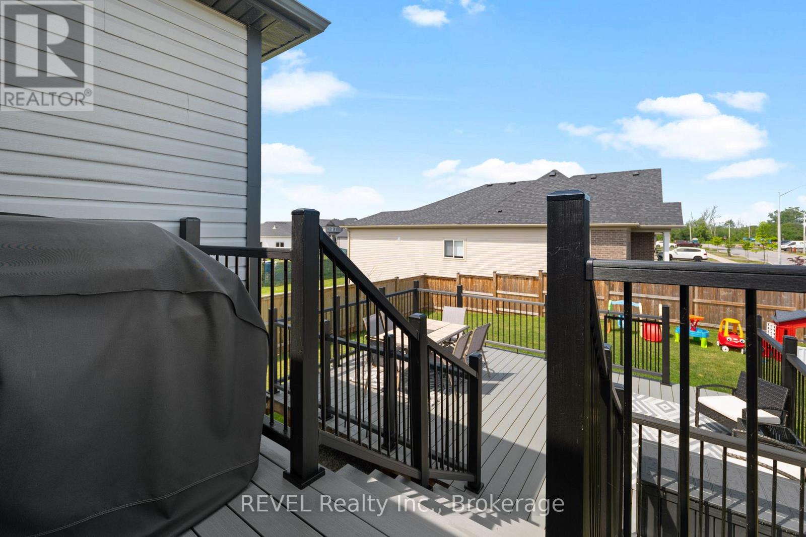 881 BURWELL STREET - 27