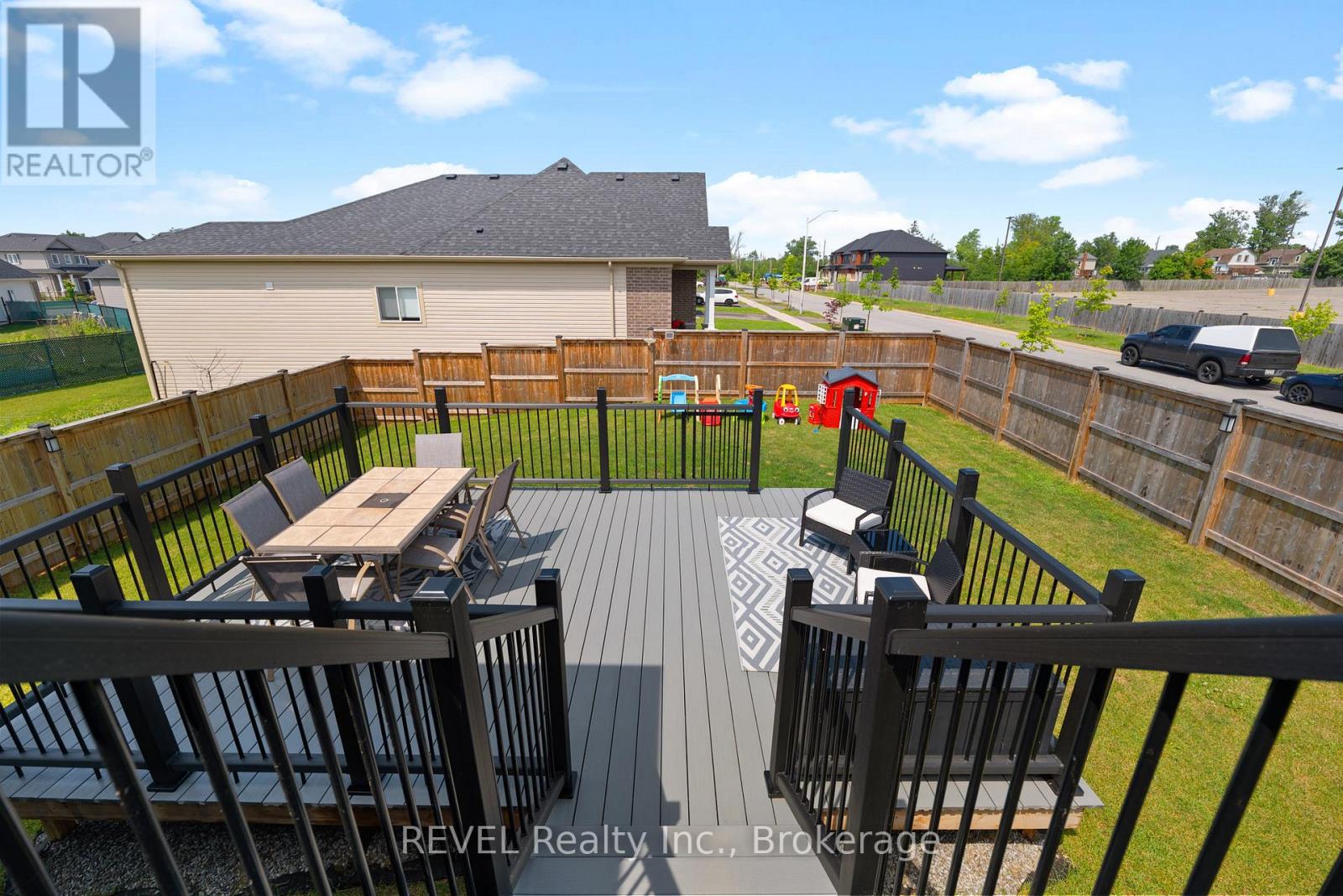 881 BURWELL STREET - 28