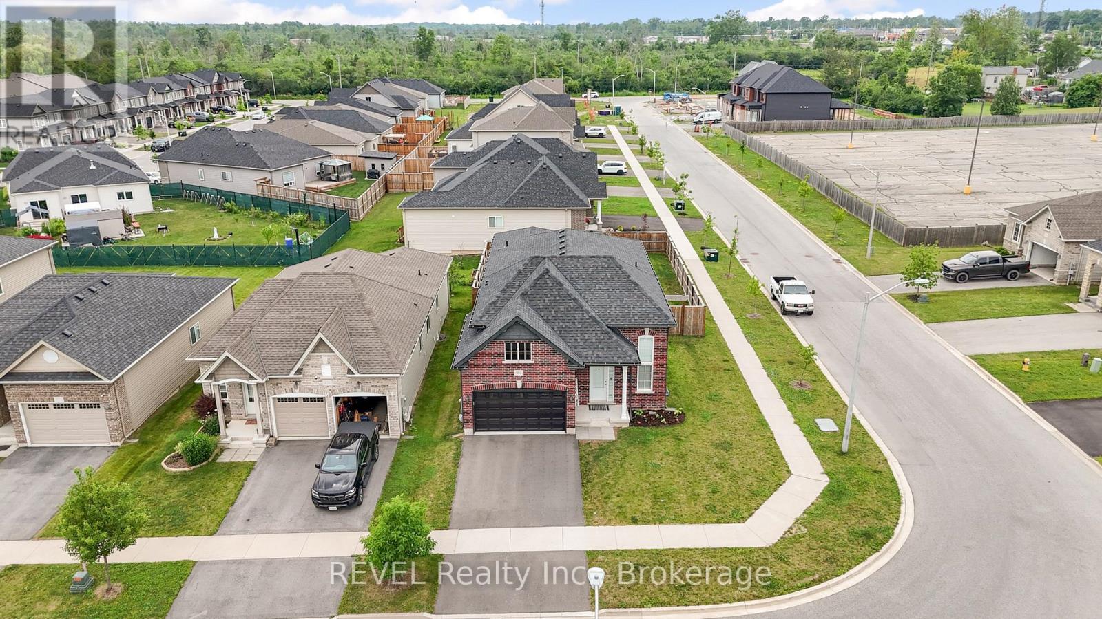 881 BURWELL STREET - 34