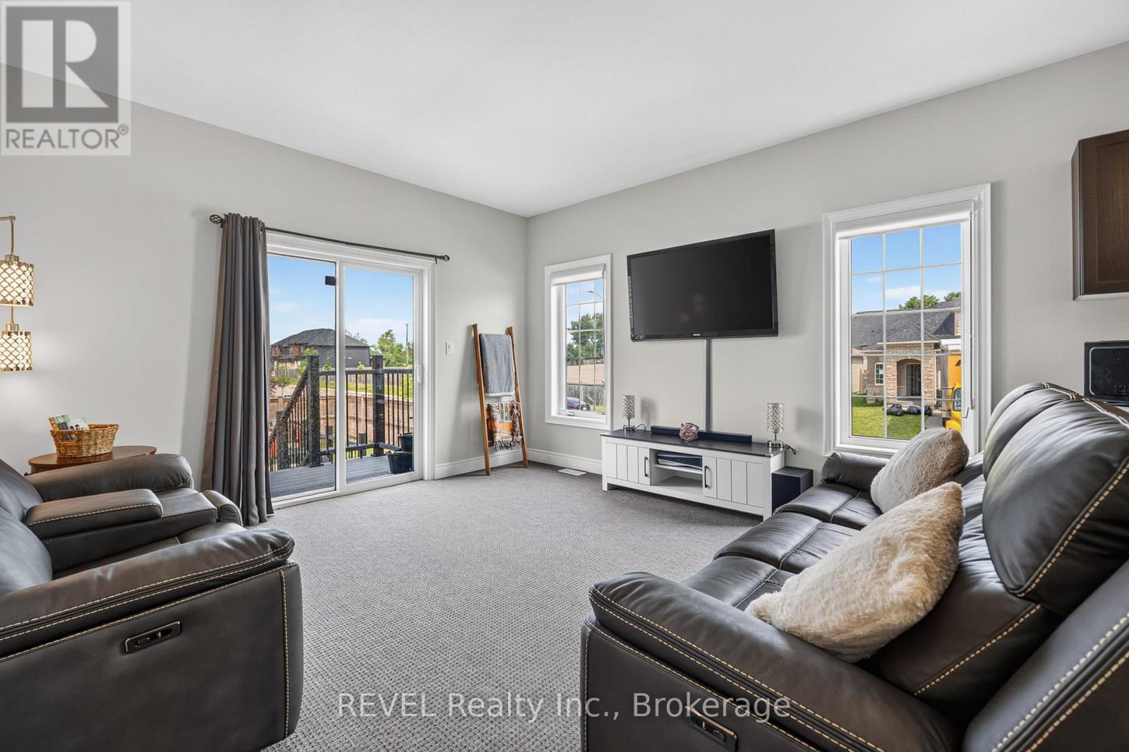 881 BURWELL STREET - 9