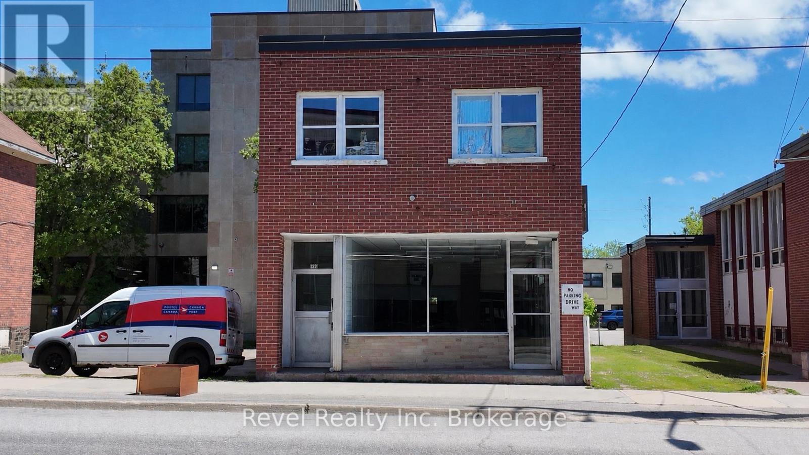 126 MCINTYRE STREET E, North Bay (Central) — photo 2