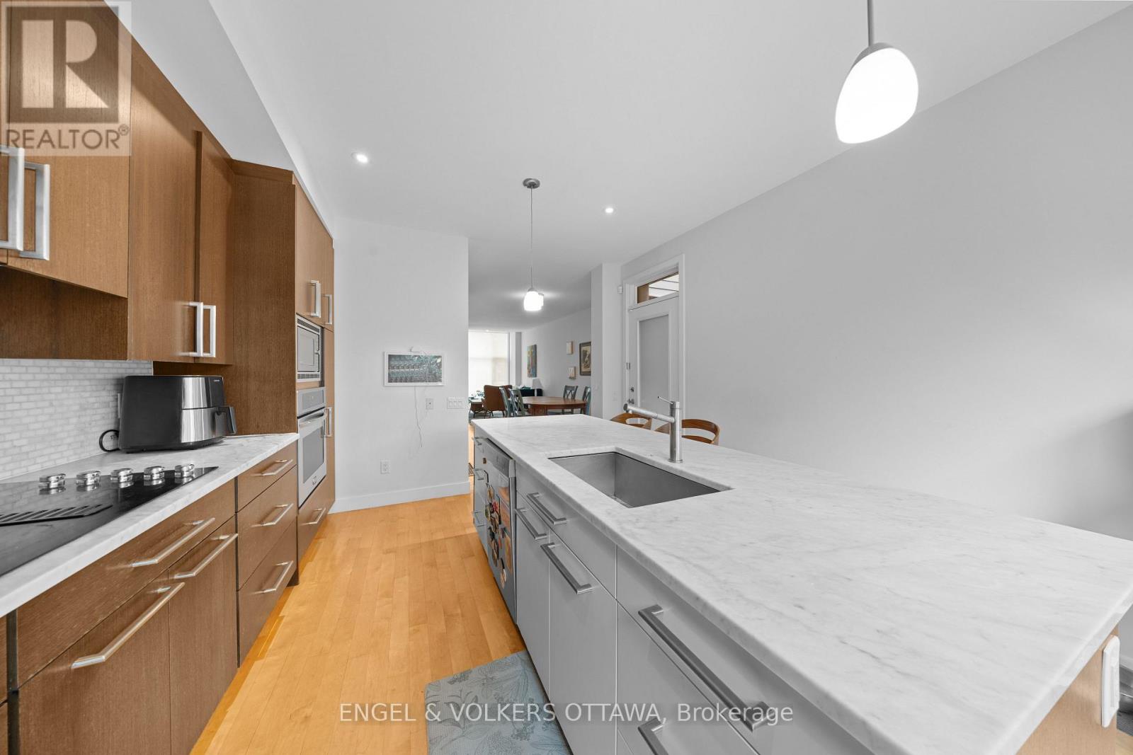 3 Bed, 3 Bath House for Sale in Ottawa – 53 VAUGHAN STREET, Ottawa – MLS# X13525446 - Image 11