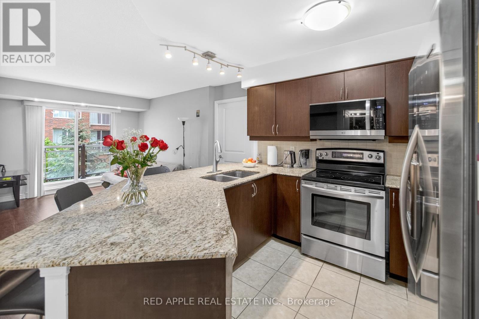 #204 872 SHEPPARD AVENUE W - 17