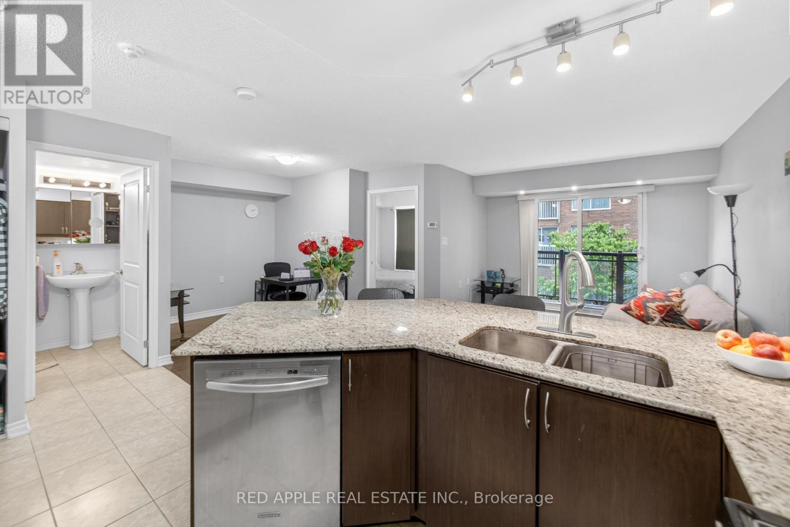 #204 872 SHEPPARD AVENUE W - 18