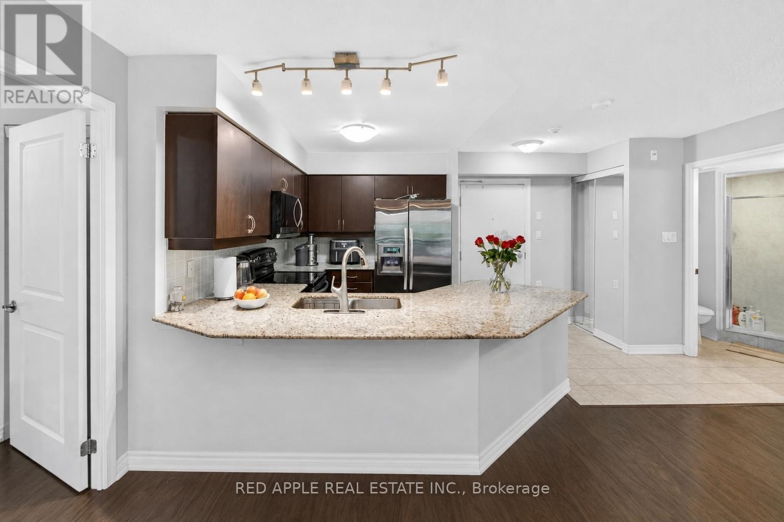 #204 872 SHEPPARD AVENUE W - 21