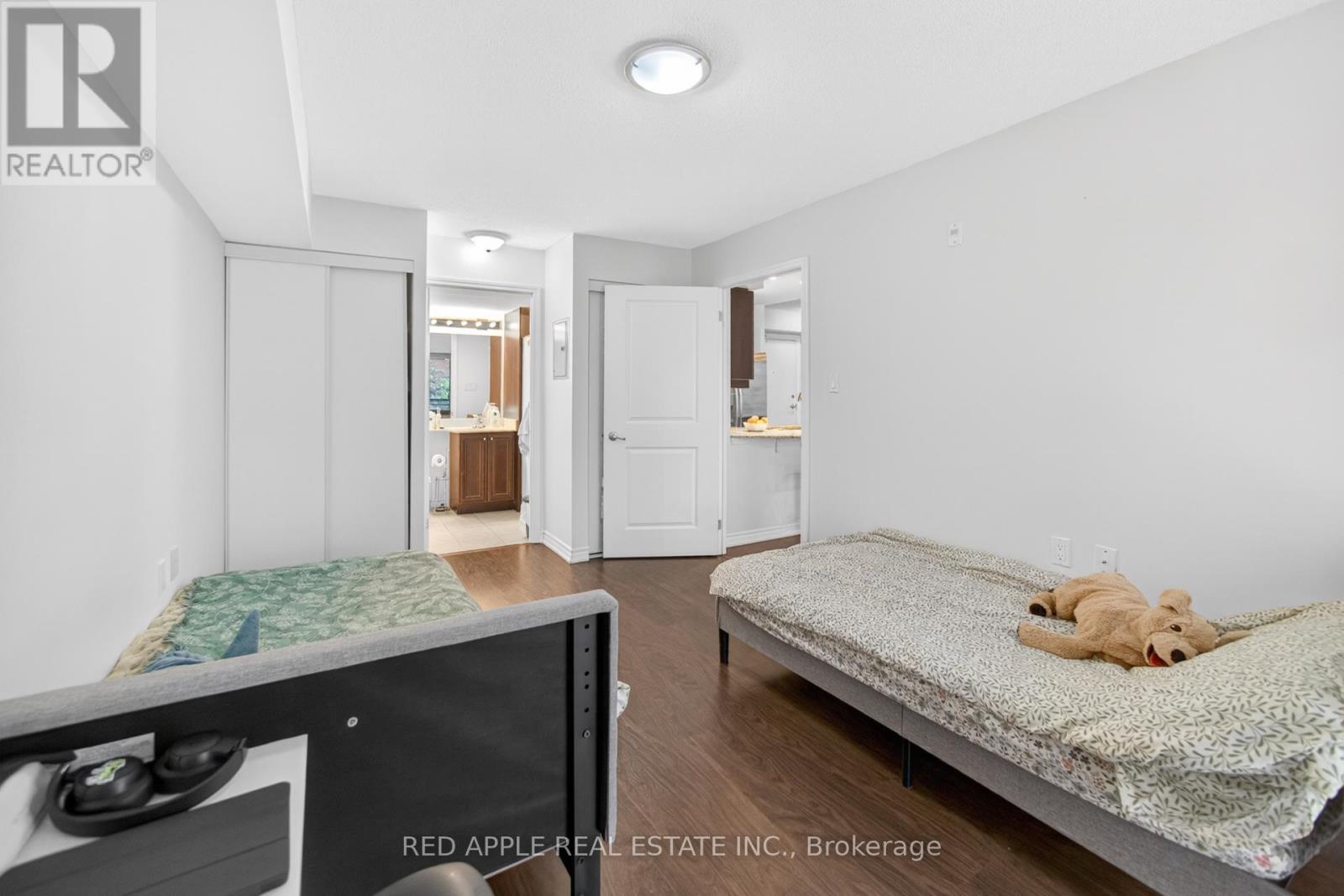 #204 872 SHEPPARD AVENUE W - 22