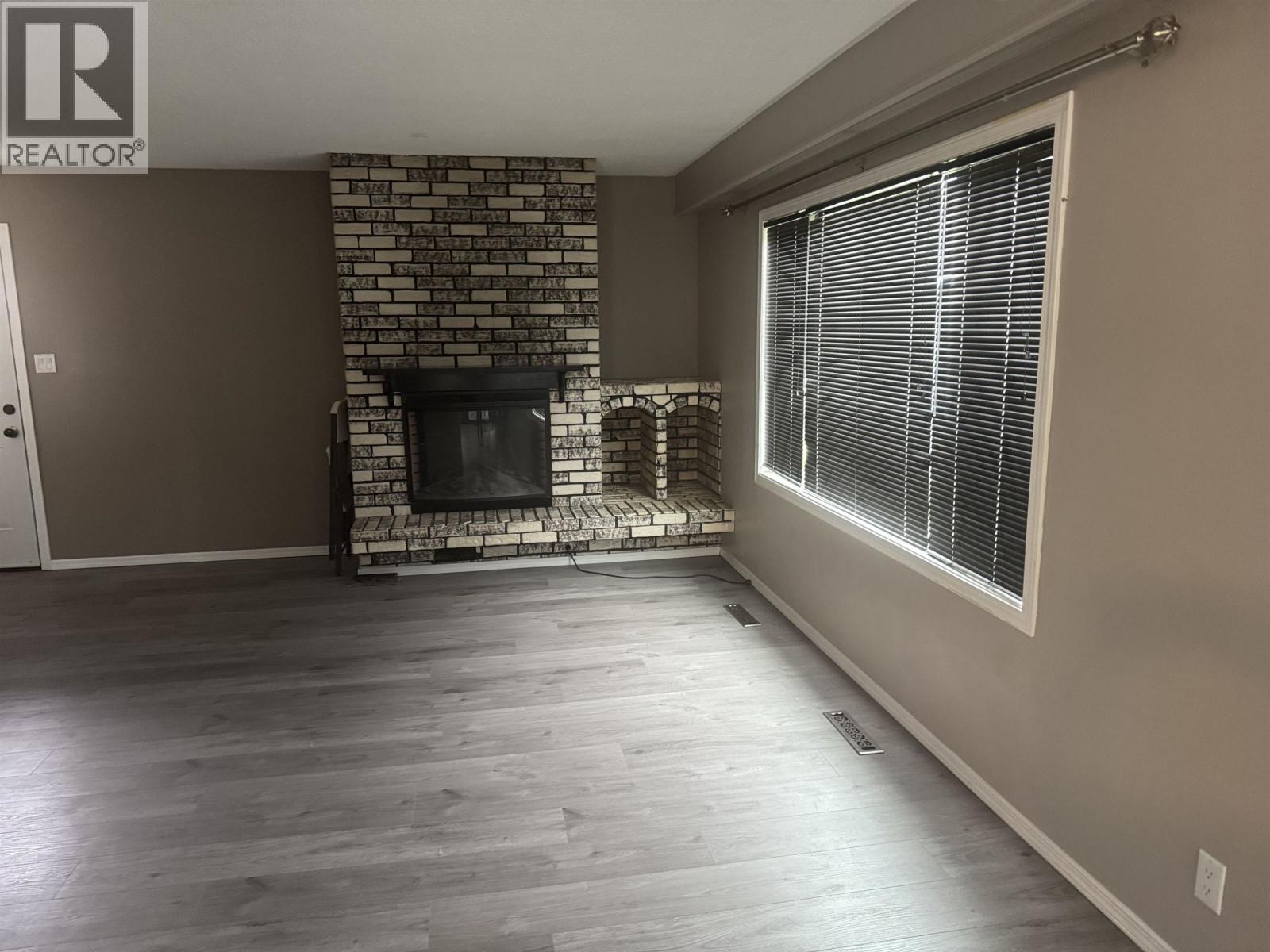 220 CRYSDALE DRIVE - 6