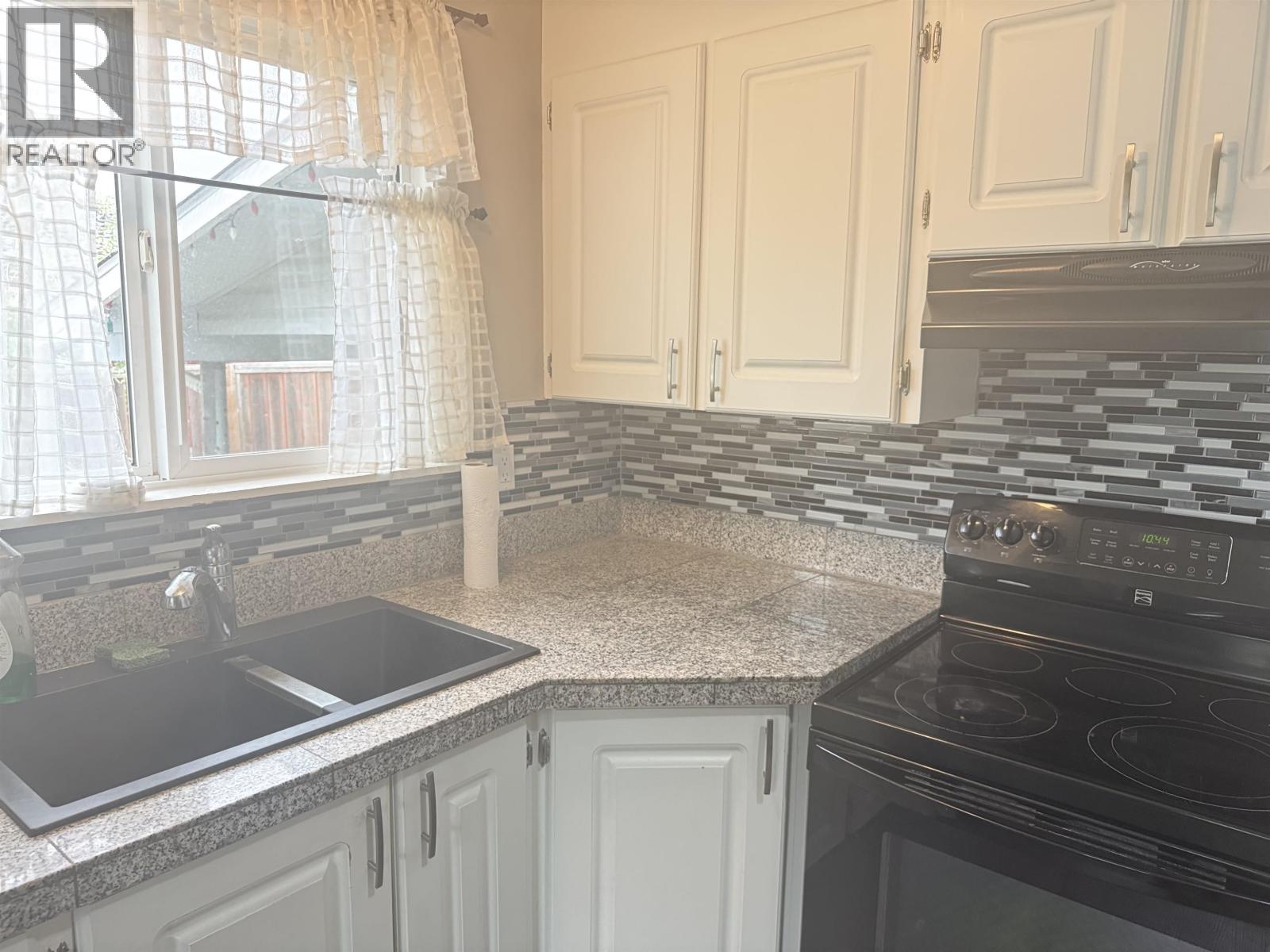 220 CRYSDALE DRIVE - 5