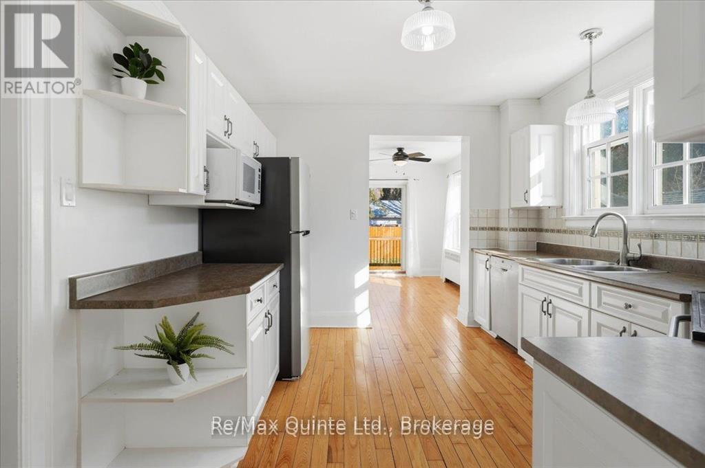 238 VICTORIA AVENUE - 11