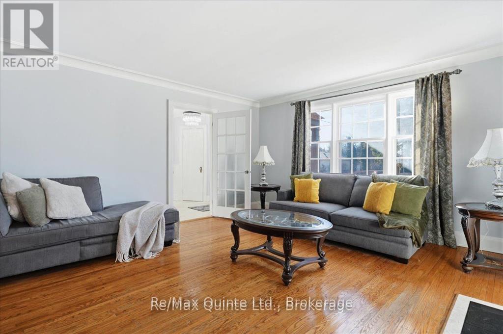 238 VICTORIA AVENUE - 16