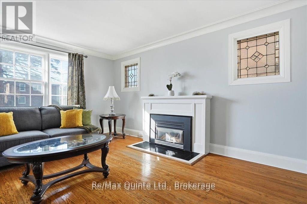 238 VICTORIA AVENUE - 18