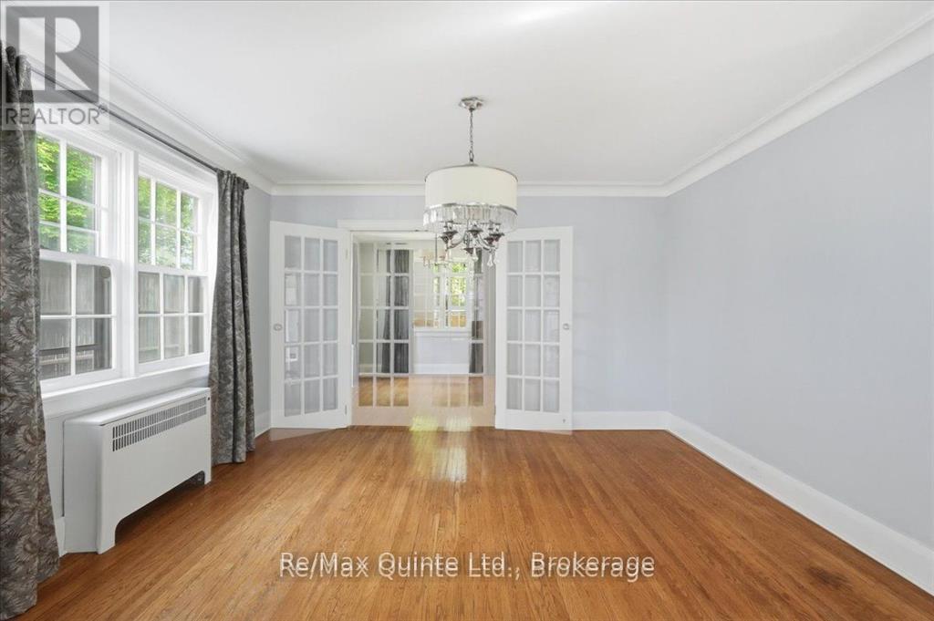 238 VICTORIA AVENUE - 21