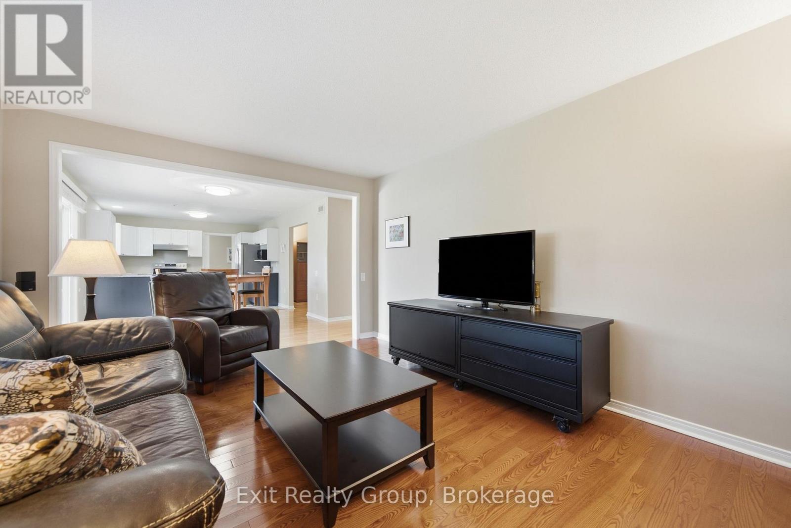 45 HERITAGE DRIVE - 22