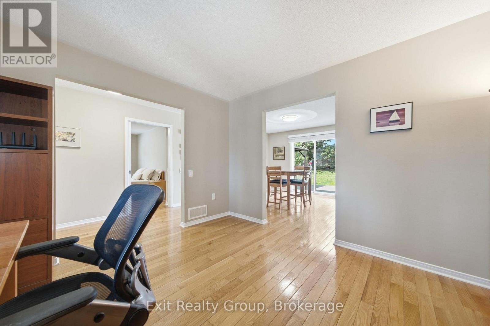 45 HERITAGE DRIVE - 25
