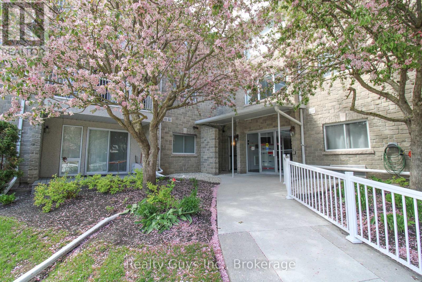 #226 B 1099 CLONSILLA AVENUE - 1