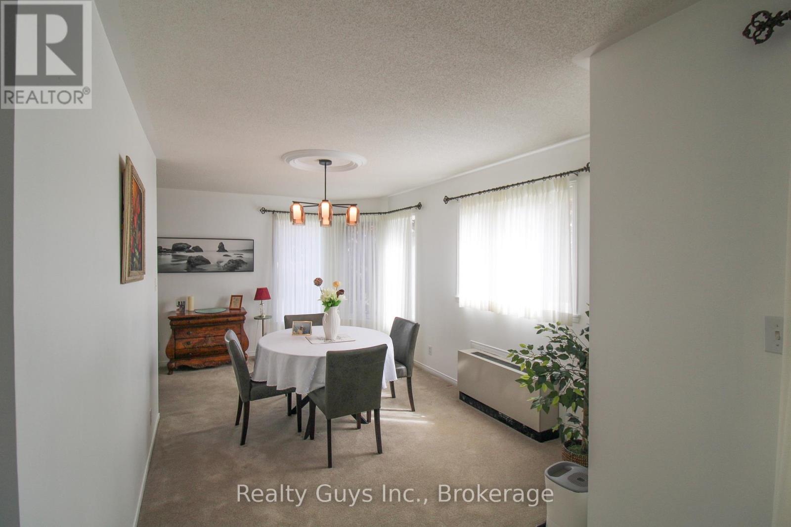 #226 B 1099 CLONSILLA AVENUE - 17