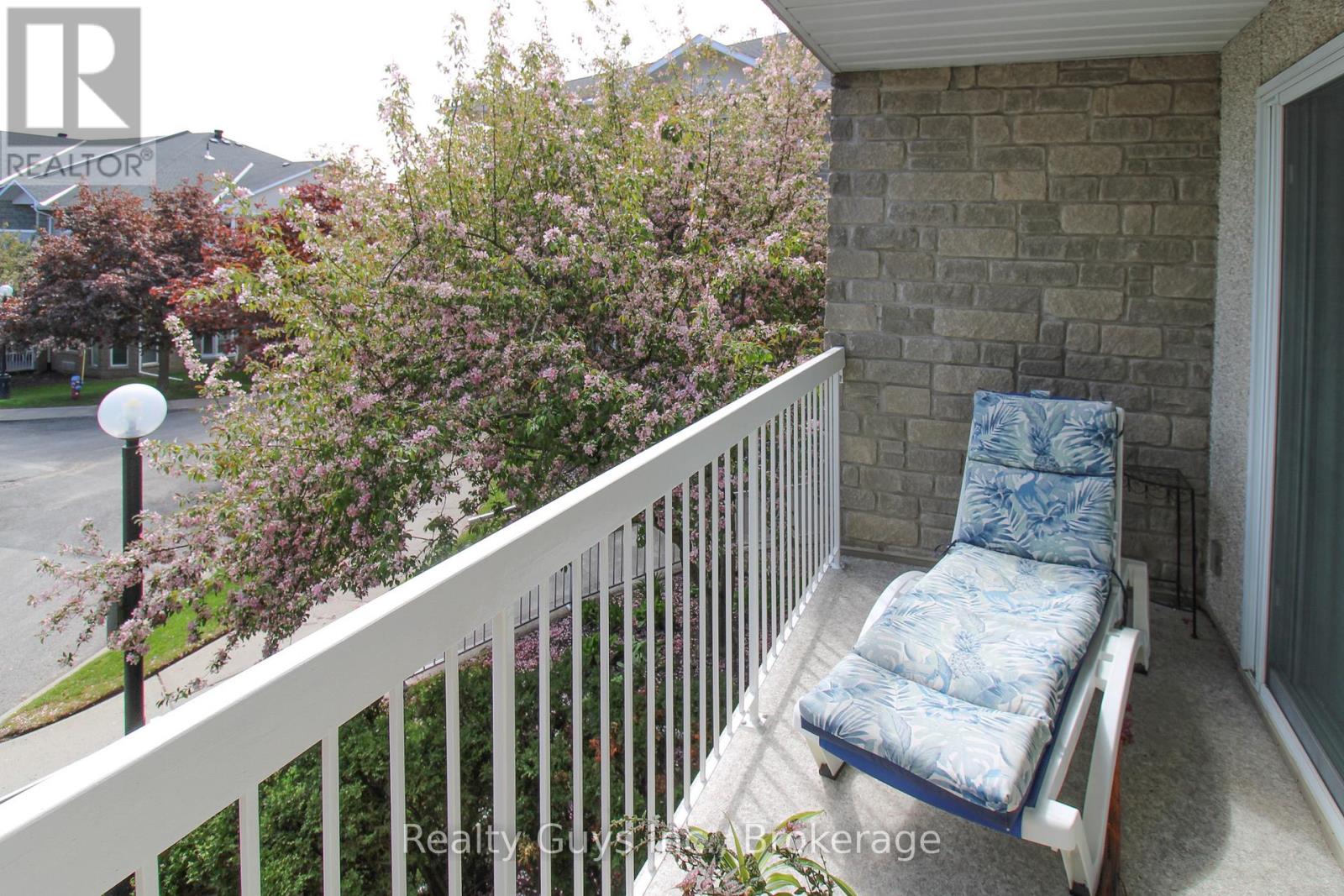 #226 B 1099 CLONSILLA AVENUE - 21