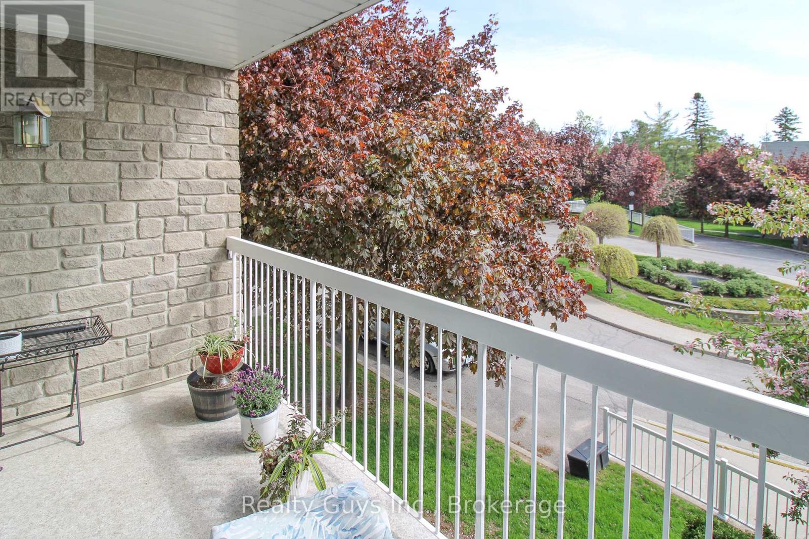 #226 B 1099 CLONSILLA AVENUE - 22