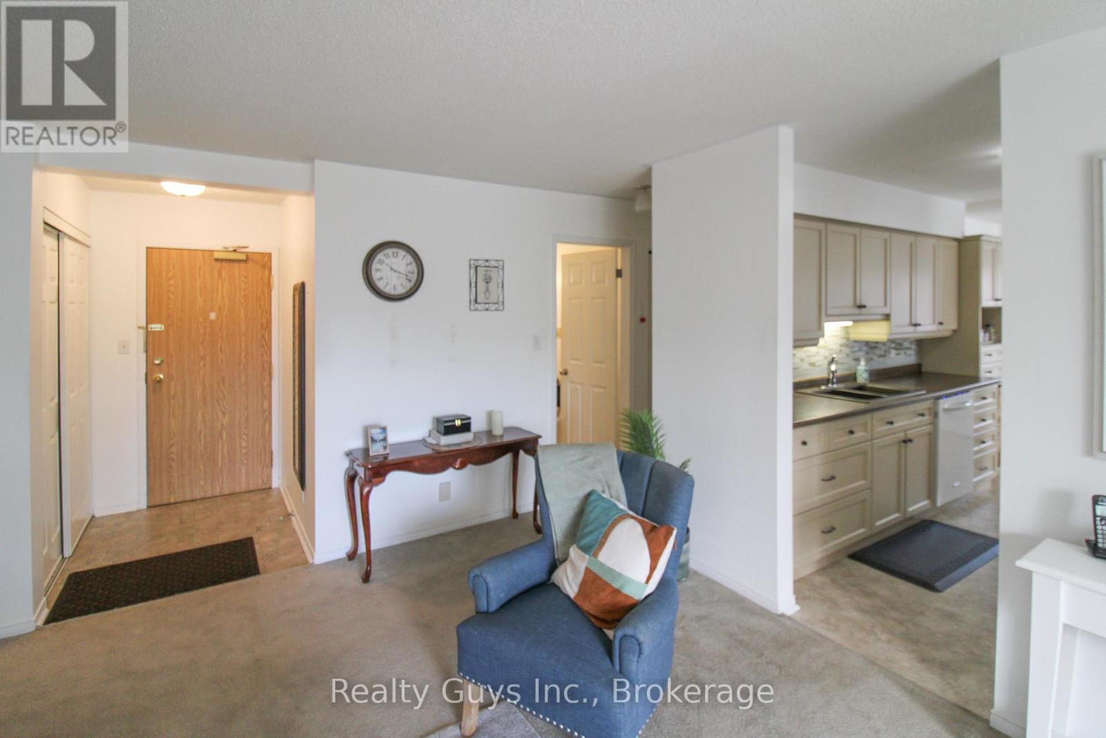 #226 B 1099 CLONSILLA AVENUE - 23