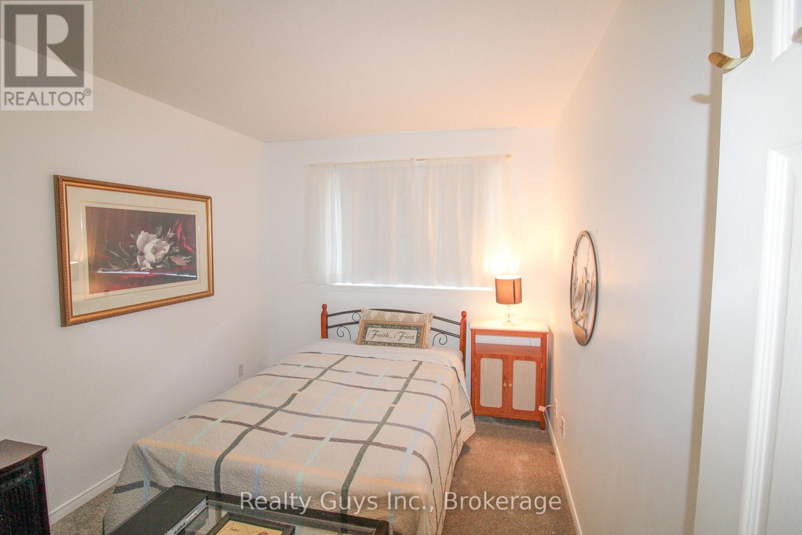 #226 B 1099 CLONSILLA AVENUE - 25