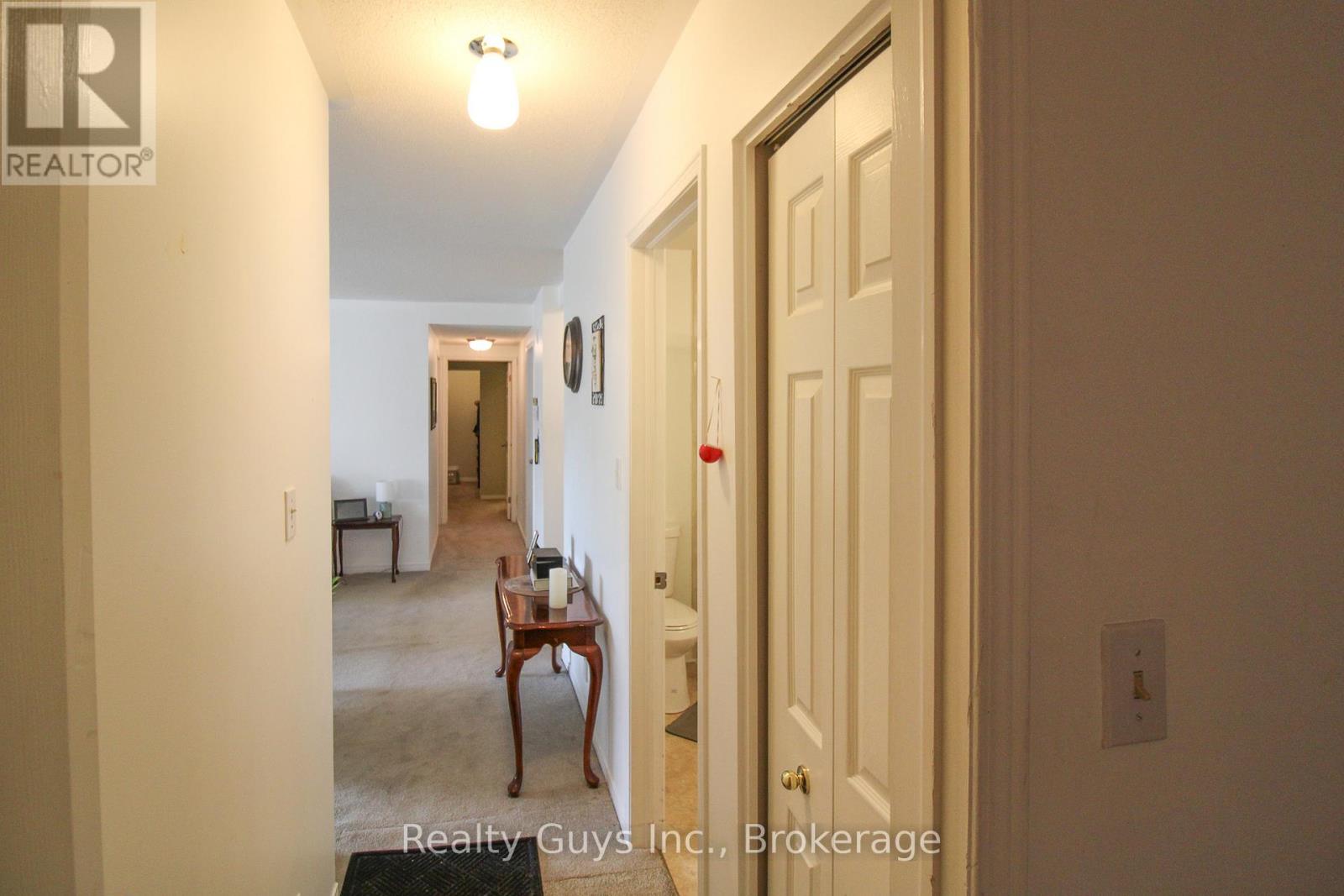 #226 B 1099 CLONSILLA AVENUE - 26