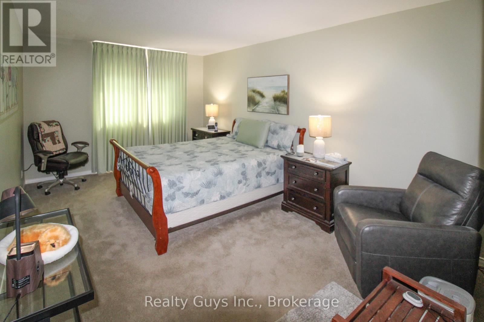 #226 B 1099 CLONSILLA AVENUE - 27