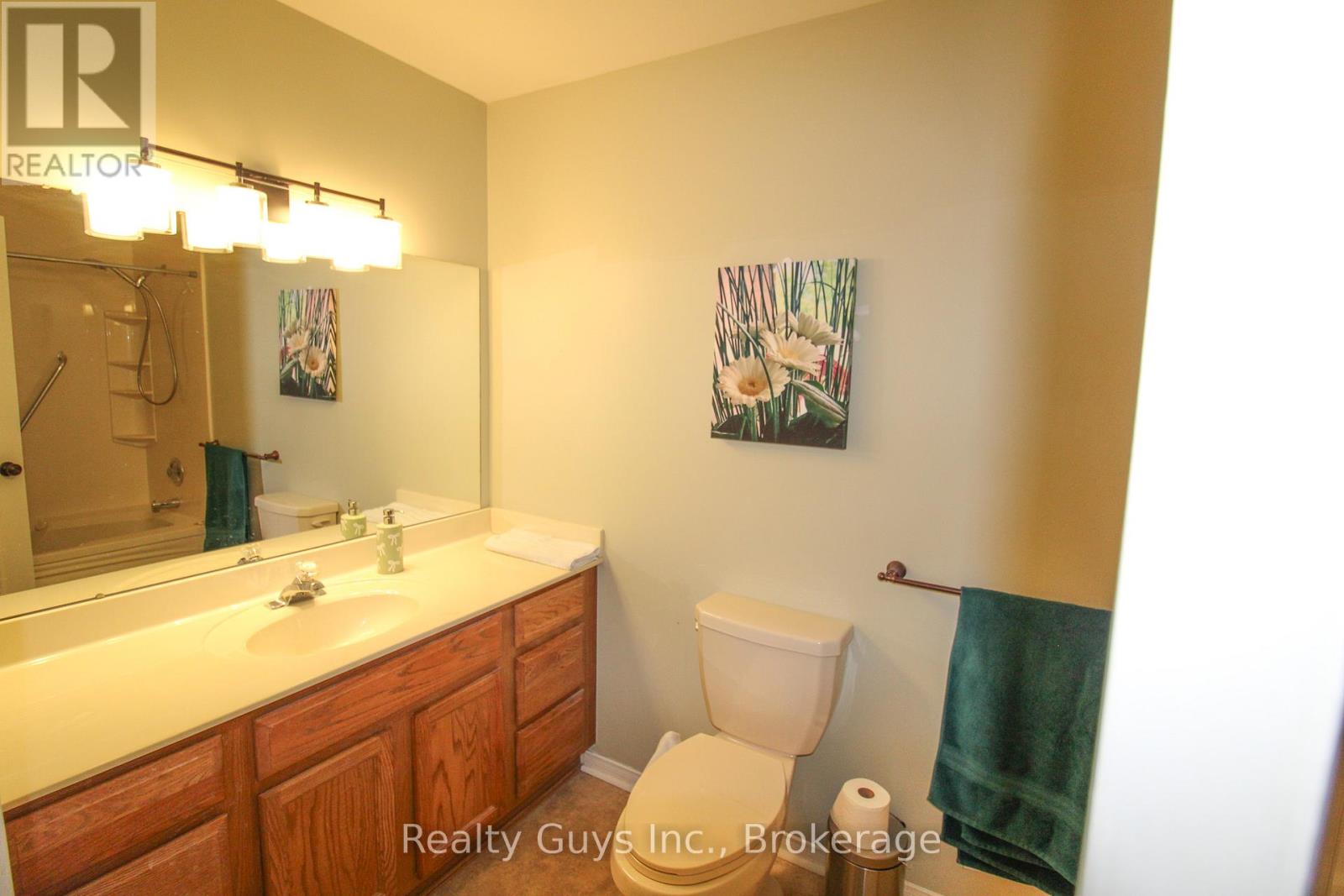 #226 B 1099 CLONSILLA AVENUE - 29